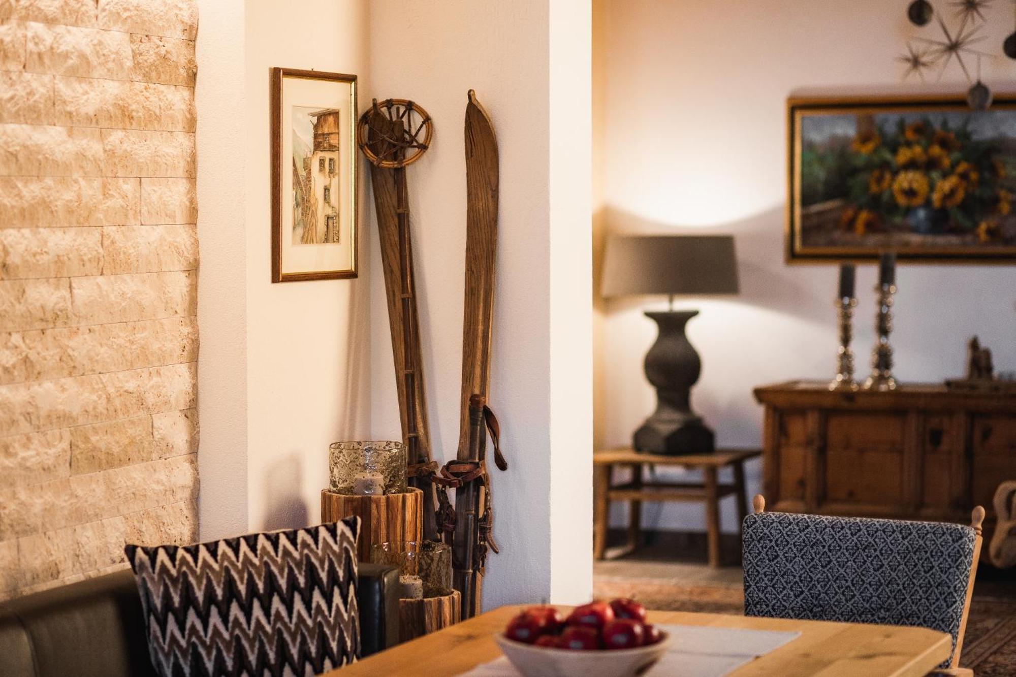 Jochum Garni Hotel 3*
