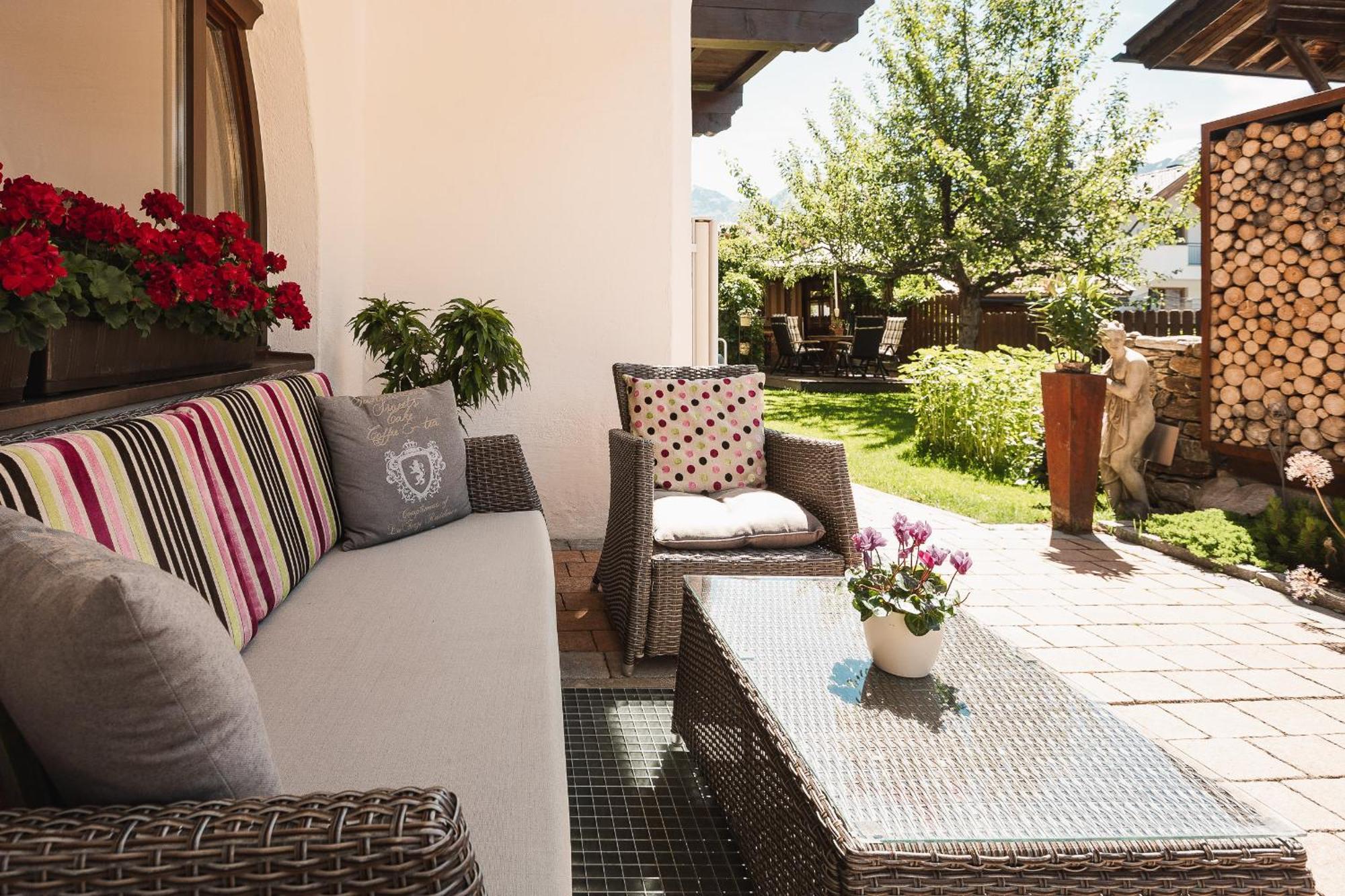 Jochum Garni Hotel 3*
